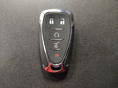 Used 2018 Chevrolet Equinox LT image 32