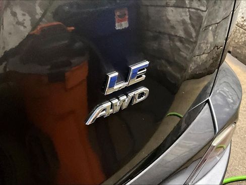 Used 2018 Toyota RAV4 LE w/ All Weather Liner Package image 10