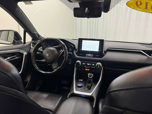Used 2019 Toyota RAV4 XSE AWD/4WD image 18