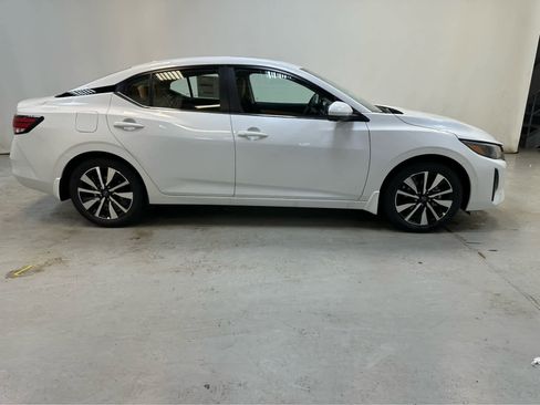 New 2025 Nissan Sentra SV image 7