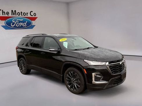 Used 2023 Chevrolet Traverse RS w/ LPO, Floor Liner Package AWD/4WD image 3