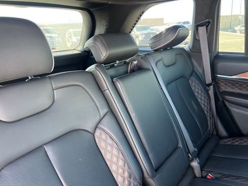 Used 2023 Jeep Grand Cherokee Summit image 19