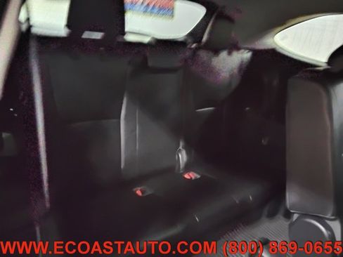 Used 2021 Toyota Highlander XLE image 17