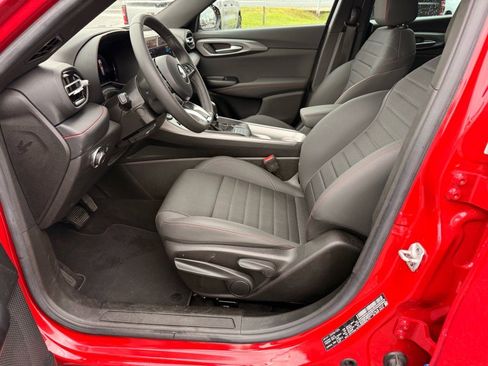 Used 2024 Dodge Hornet GT image 11