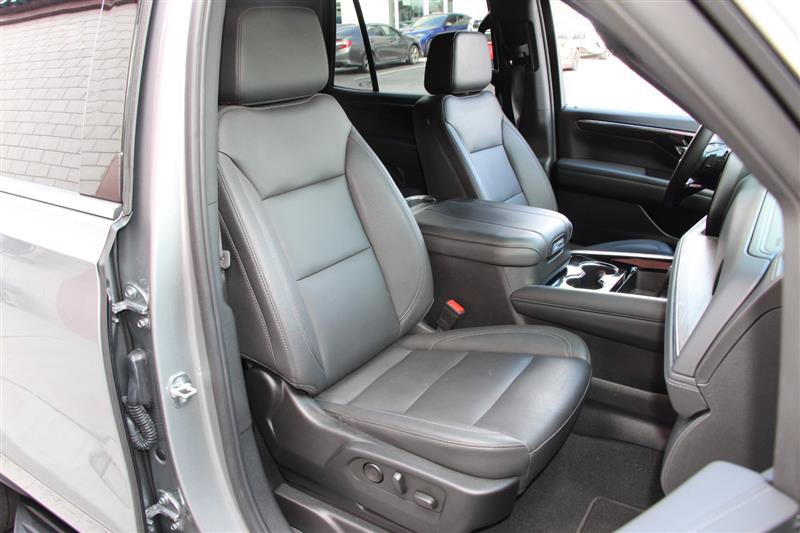 Used 2025 Chevrolet Tahoe LT w/ Comfort Package AWD/4WD image 12
