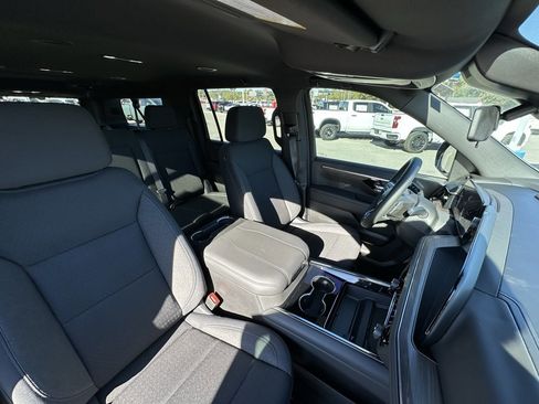 New 2026 Chevrolet Suburban LS image 10