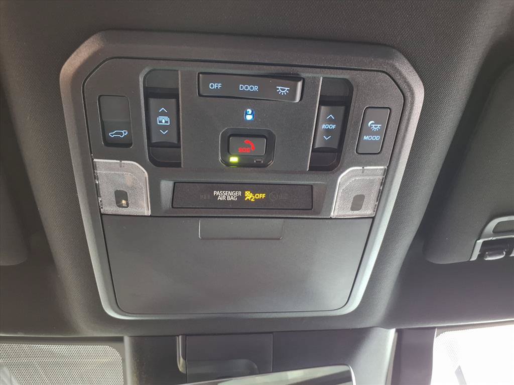 Used 2024 Toyota Sequoia Platinum AWD/4WD image 19