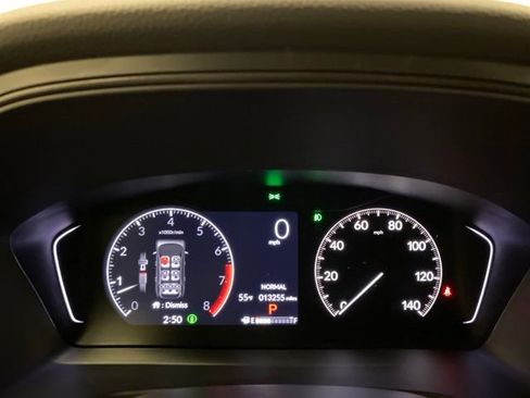 Used 2025 Honda Pilot TrailSport image 9
