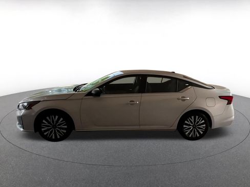 Used 2026 Nissan Altima 2.5 SV FWD image 9