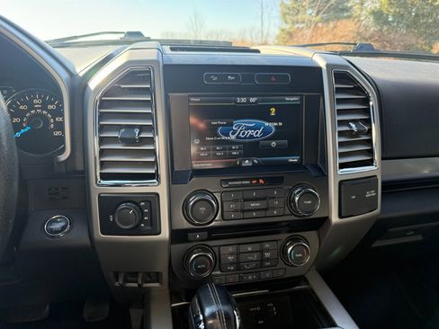 Used 2015 Ford F150 Lariat image 16