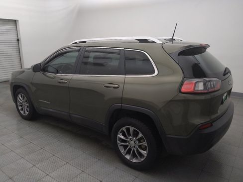 Used 2019 Jeep Cherokee Latitude Plus w/ Comfort/Convenience Group FWD image 3