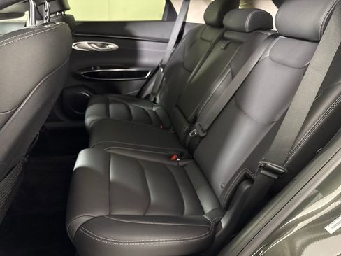 Certified 2025 Genesis GV70 2.5T image 15