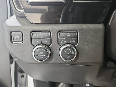 Used 2023 GMC Sierra 1500 Elevation AWD/4WD image 31