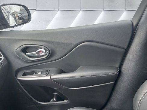 Used 2020 Jeep Cherokee Limited image 15