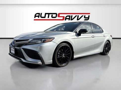 Used 2024 Toyota Camry XSE w/ Navigation Package image 3