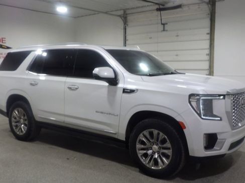 Used 2023 GMC Yukon Denali AWD/4WD image 5