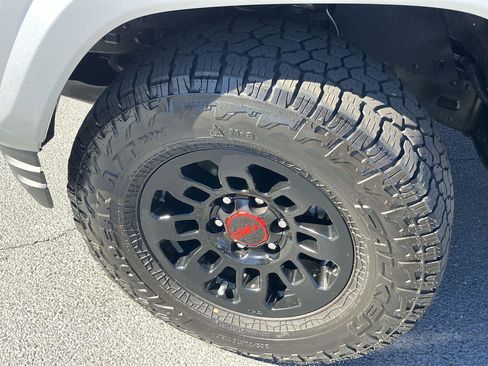 Certified 2022 Toyota Tacoma SR5 image 9