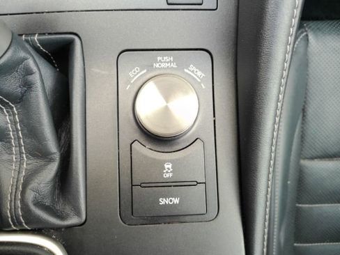 Used 2015 Lexus RC 350 w/ Luxury Package image 40