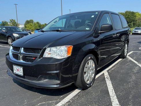 Used 2019 Dodge Grand Caravan SE w/ UConnect Hands-Free Group FWD image 8