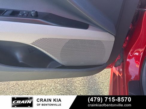 Used 2022 Toyota Camry SE image 25