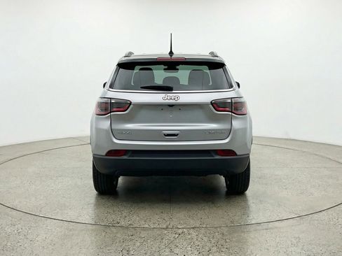 Used 2025 Jeep Compass Limited image 7