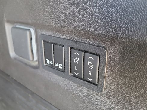 Used 2021 Chevrolet Tahoe Premier image 10