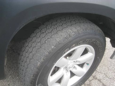Used 2012 Nissan Titan SV AWD/4WD image 32