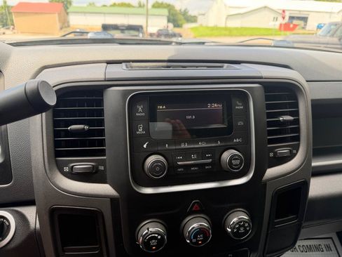 Used 2018 RAM 2500 Tradesman w/ Chrome Appearance Group AWD/4WD image 17