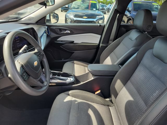 Used 2025 Chevrolet Trax LT FWD image 26