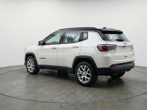 Used 2025 Jeep Compass Limited AWD/4WD image 6