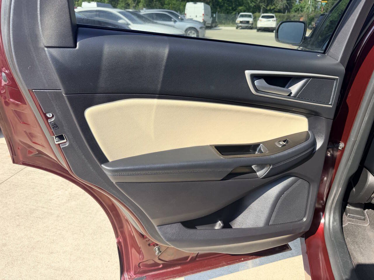 Used 2019 Ford Edge SEL w/ Equipment Group 201A AWD/4WD image 16