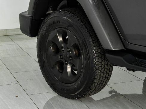 Used 2018 Jeep Wrangler Unlimited Sahara AWD/4WD image 49