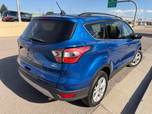 Used 2018 Ford Escape SE w/ SE Sync 3 Package AWD/4WD image 5