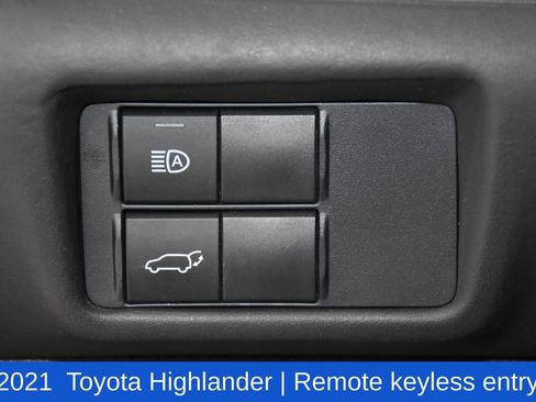 Used 2021 Toyota Highlander XSE image 9