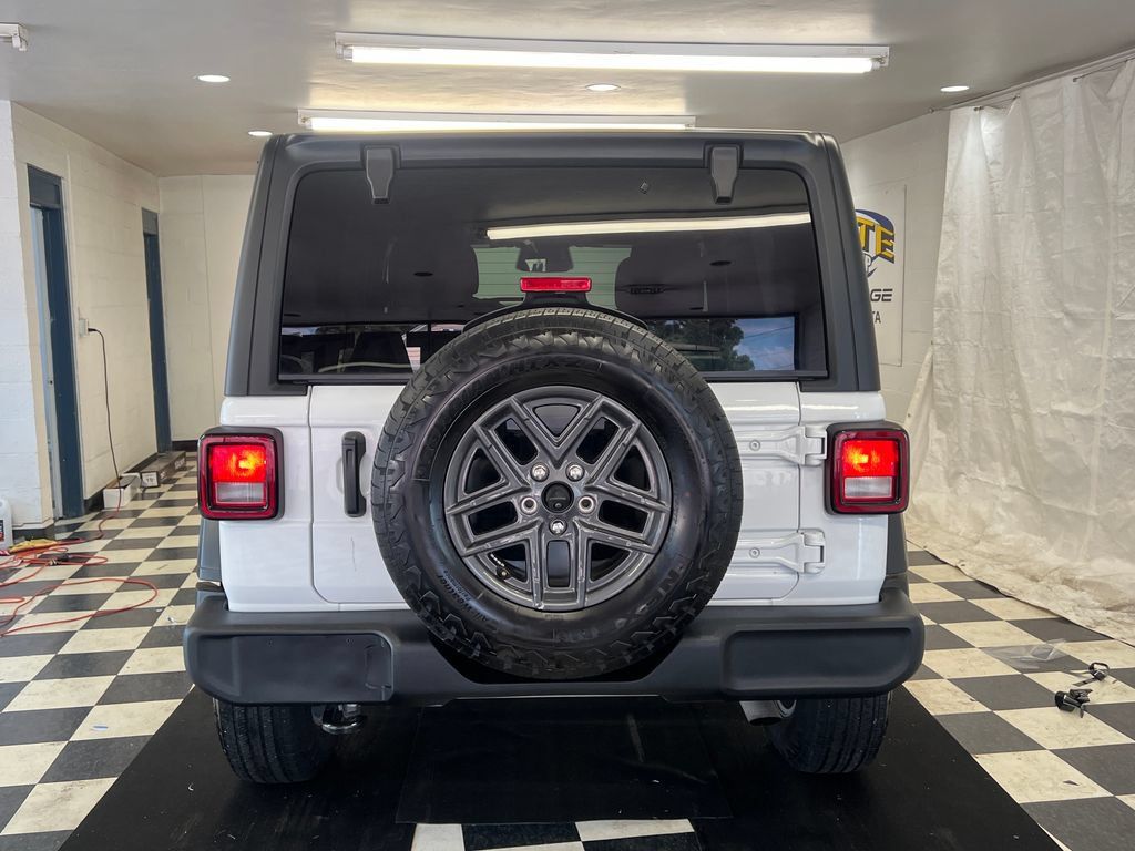 Used 2025 Jeep Wrangler Unlimited Sport AWD/4WD image 11