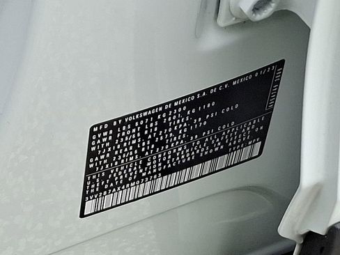 Used 2024 Volkswagen Tiguan Wolfsburg Edition image 28