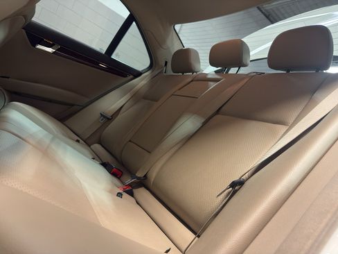 Used 2011 Mercedes-Benz C 300 4MATIC Sedan image 32