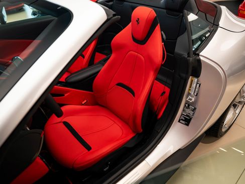 Used 2024 Ferrari Roma Spider image 10