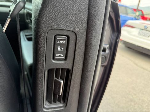 Used 2024 Honda Odyssey Touring image 17