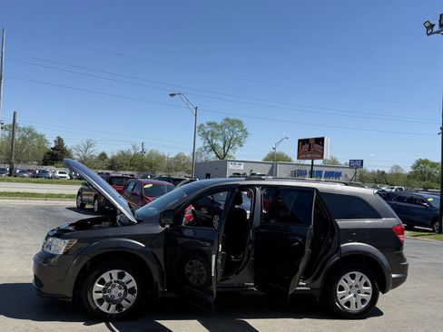 Used 2017 Dodge Journey SE FWD image 19