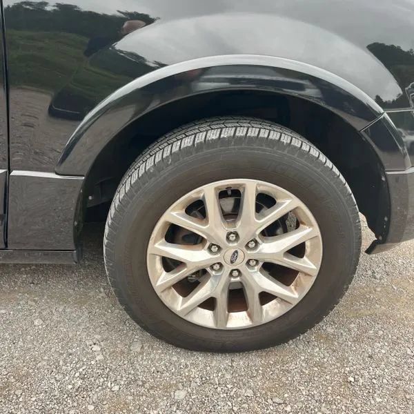 Used 2016 Ford Expedition Limited w/ Equipment Group 301A AWD/4WD image 21