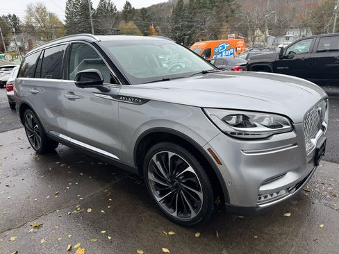 Used 2020 Lincoln Aviator Reserve w/ Equipment Group 202A image 3