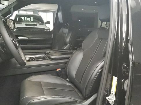 Used 2024 Jeep Wagoneer Series II w/ Flexible Seating Group RWD image 20