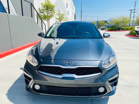 Used 2020 Kia Forte LXS FWD image 2