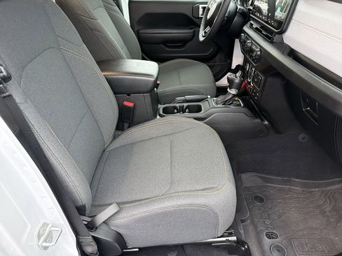 Used 2025 Jeep Wrangler Willys image 14