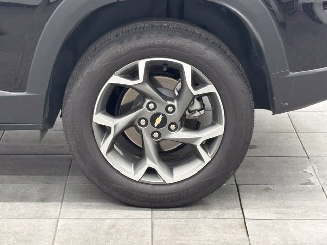 Used 2025 Chevrolet Trax LT w/ Driver Confidence Package FWD image 7