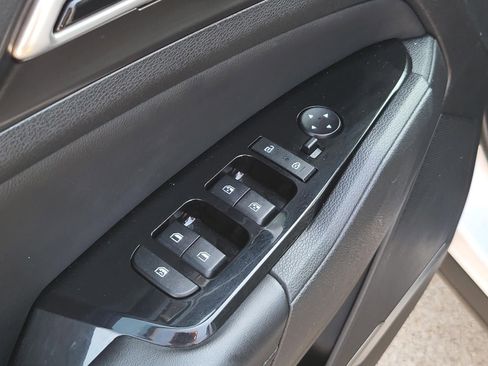 Used 2024 Kia Sportage EX image 17