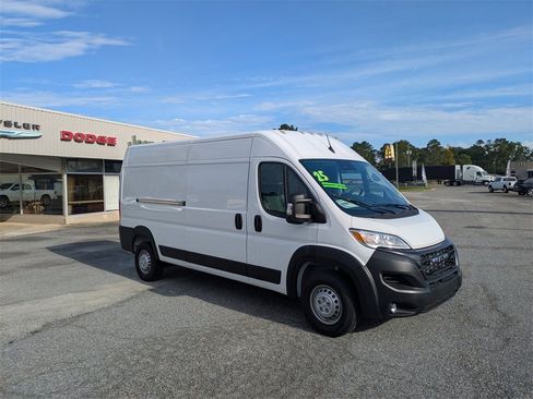 New 2025 RAM ProMaster 2500 w/ Premium Convenience Group image 2