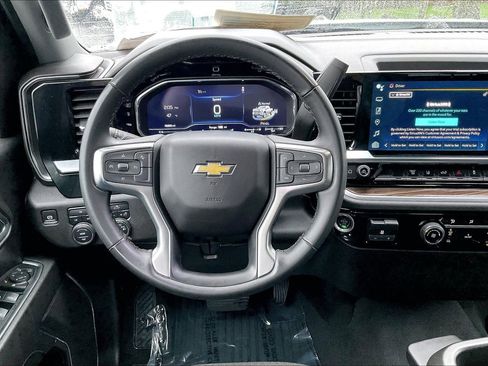 Used 2024 Chevrolet Silverado 2500 LT image 4