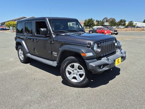 Used 2018 Jeep Wrangler Unlimited Sport S AWD/4WD image 1